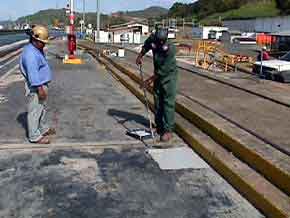RUST GRIP - Panama Canal